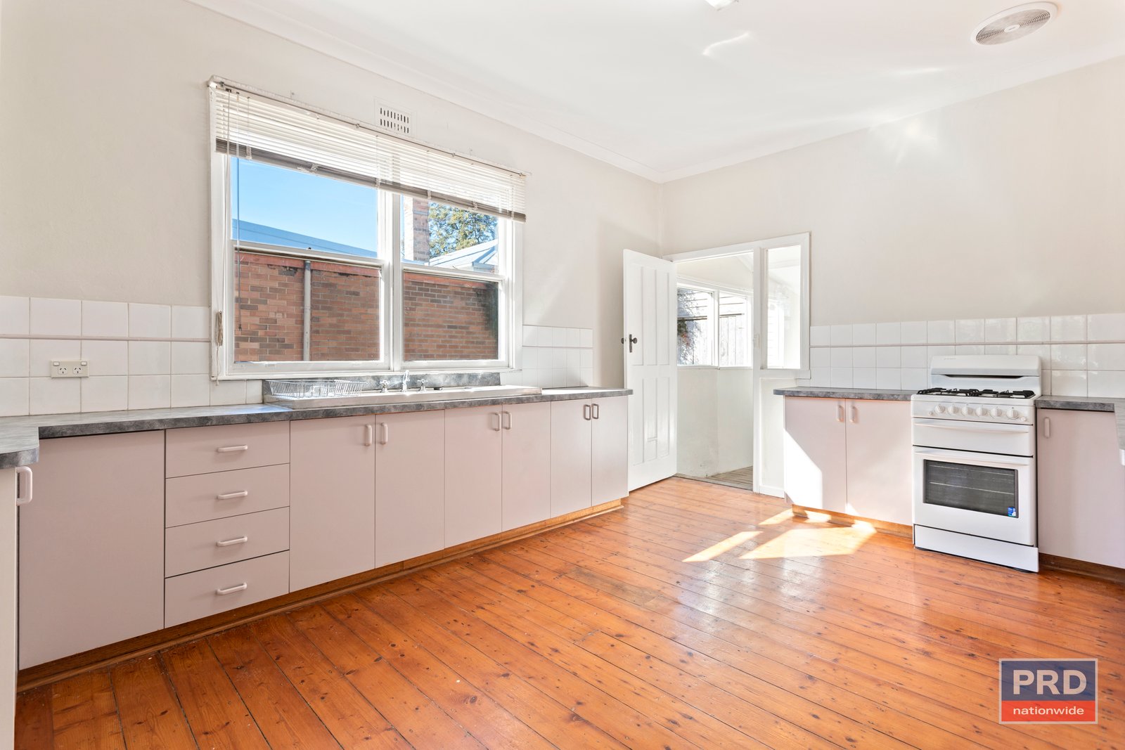 20 Hammer Street FLORA HILL 2