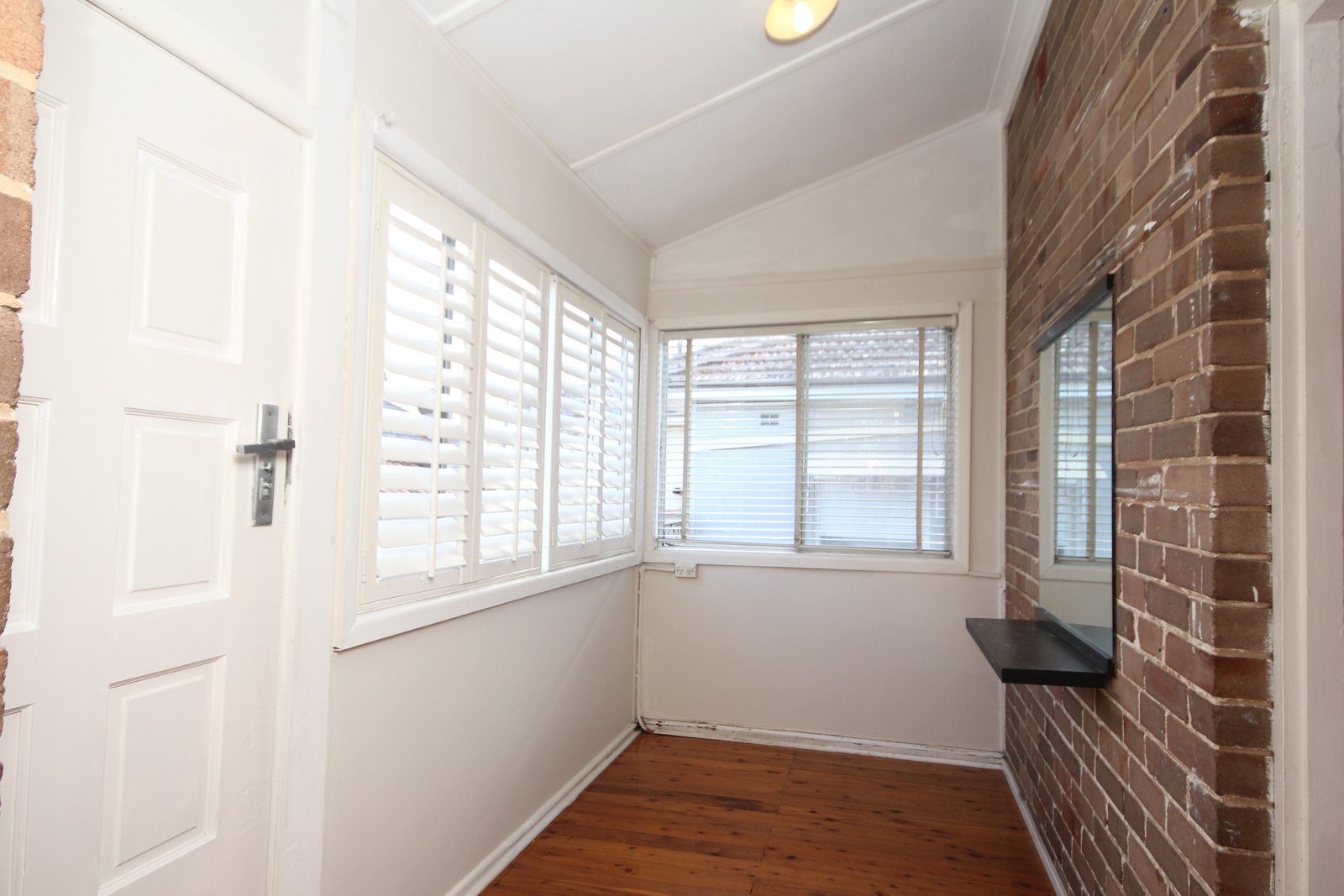 20 Henderson Road BEXLEY 10