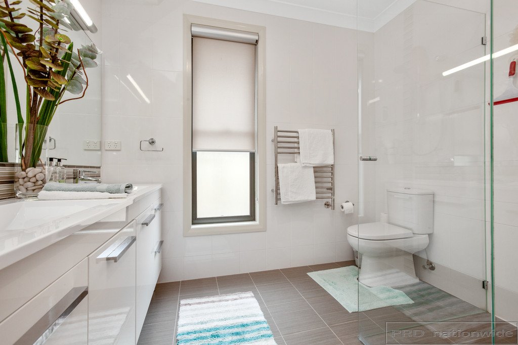 20 Honeyoak Drive ABERGLASSLYN 7