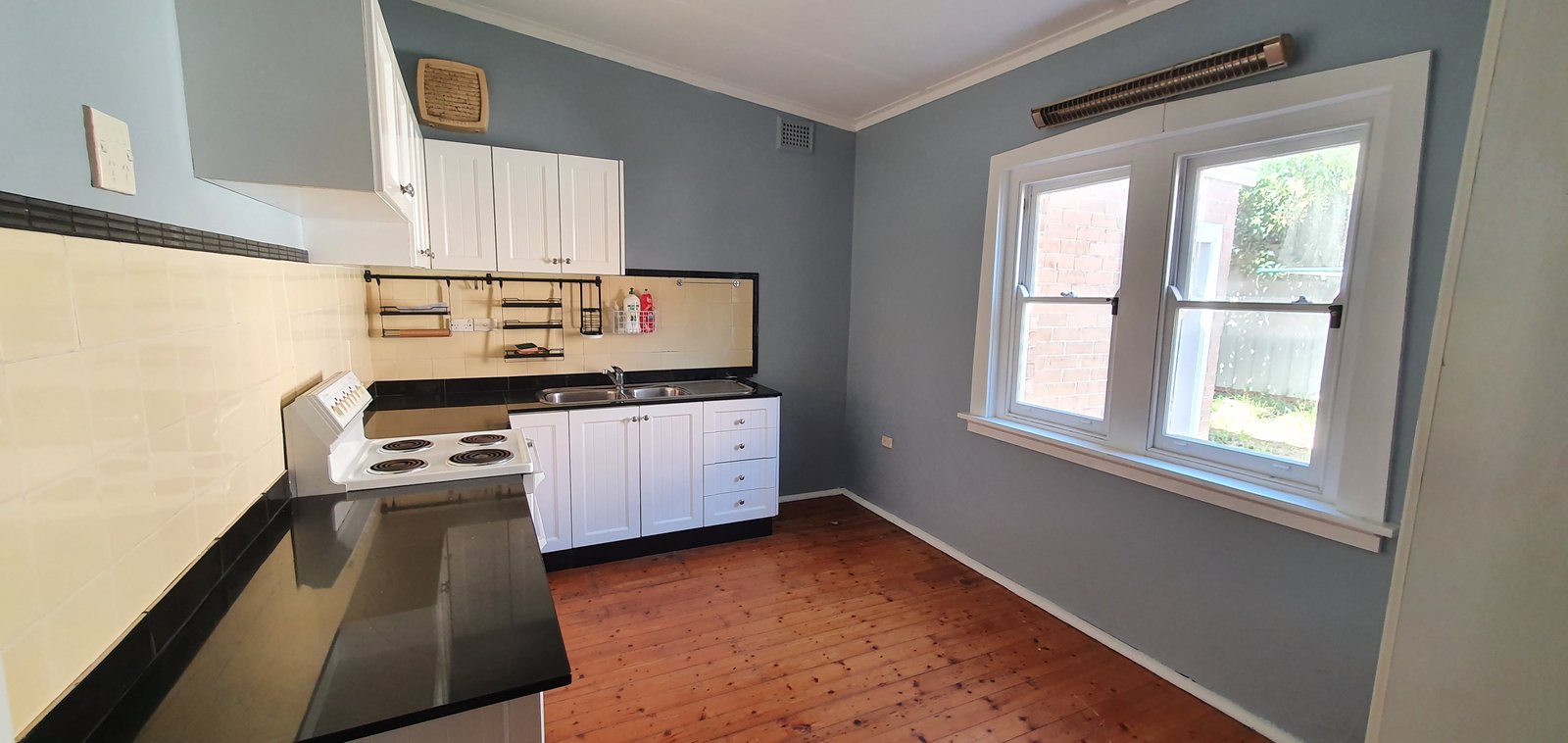 20 Hurstville Rd  HURSTVILLE GROVE 2