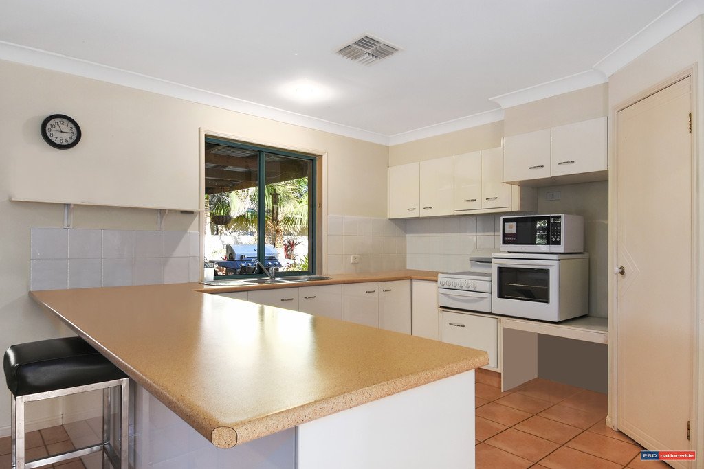 20 Islander Court BURLEIGH WATERS 3