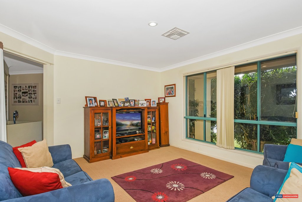 20 Islander Court BURLEIGH WATERS 4