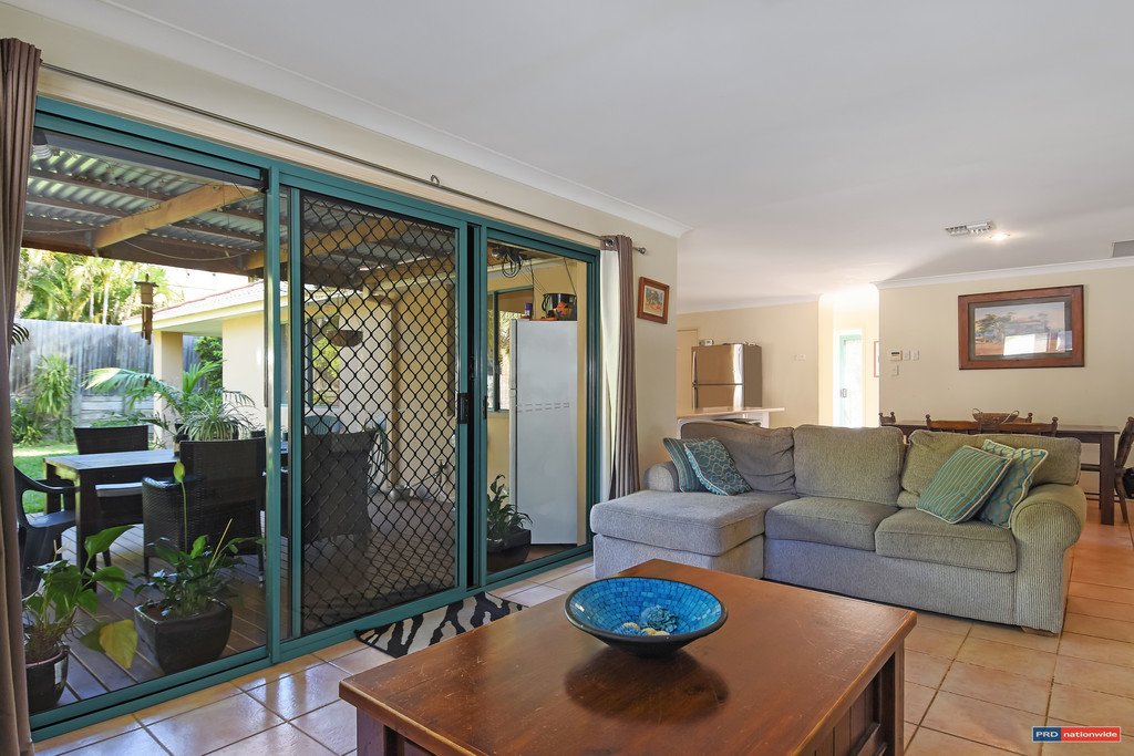 20 Islander Court BURLEIGH WATERS 6