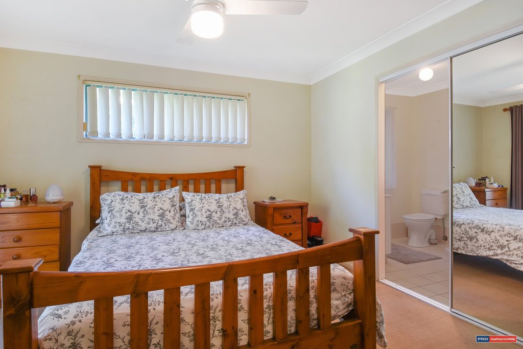 20 Islander Court BURLEIGH WATERS 7