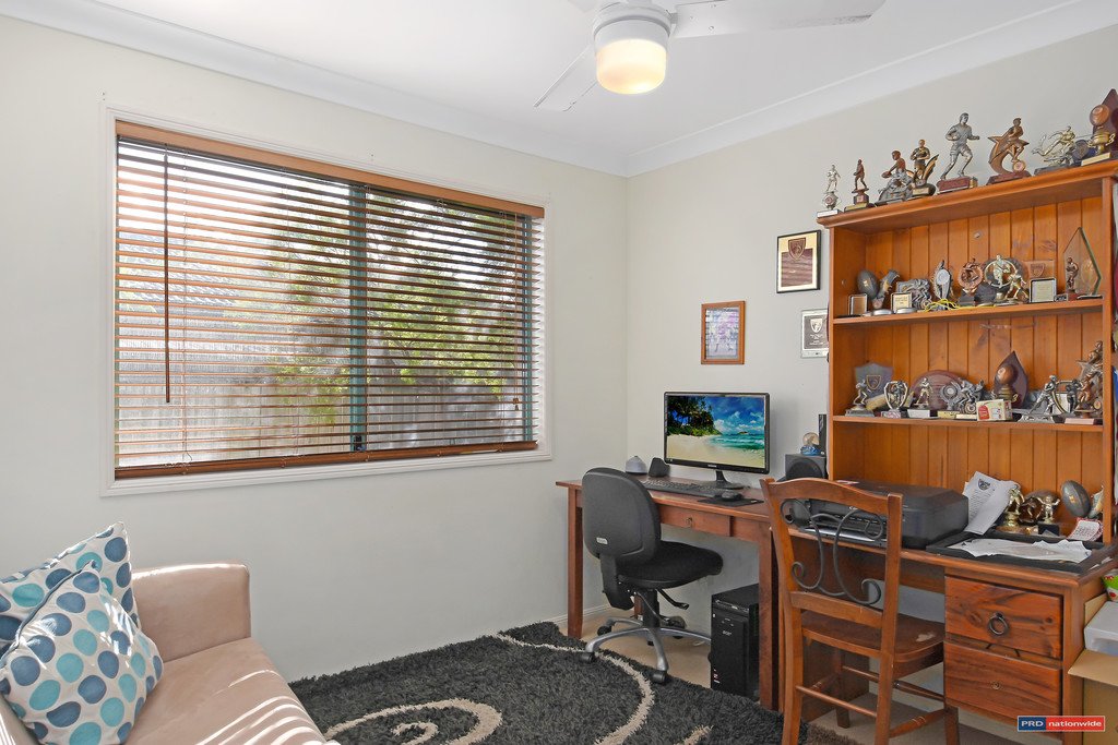 20 Islander Court BURLEIGH WATERS 9
