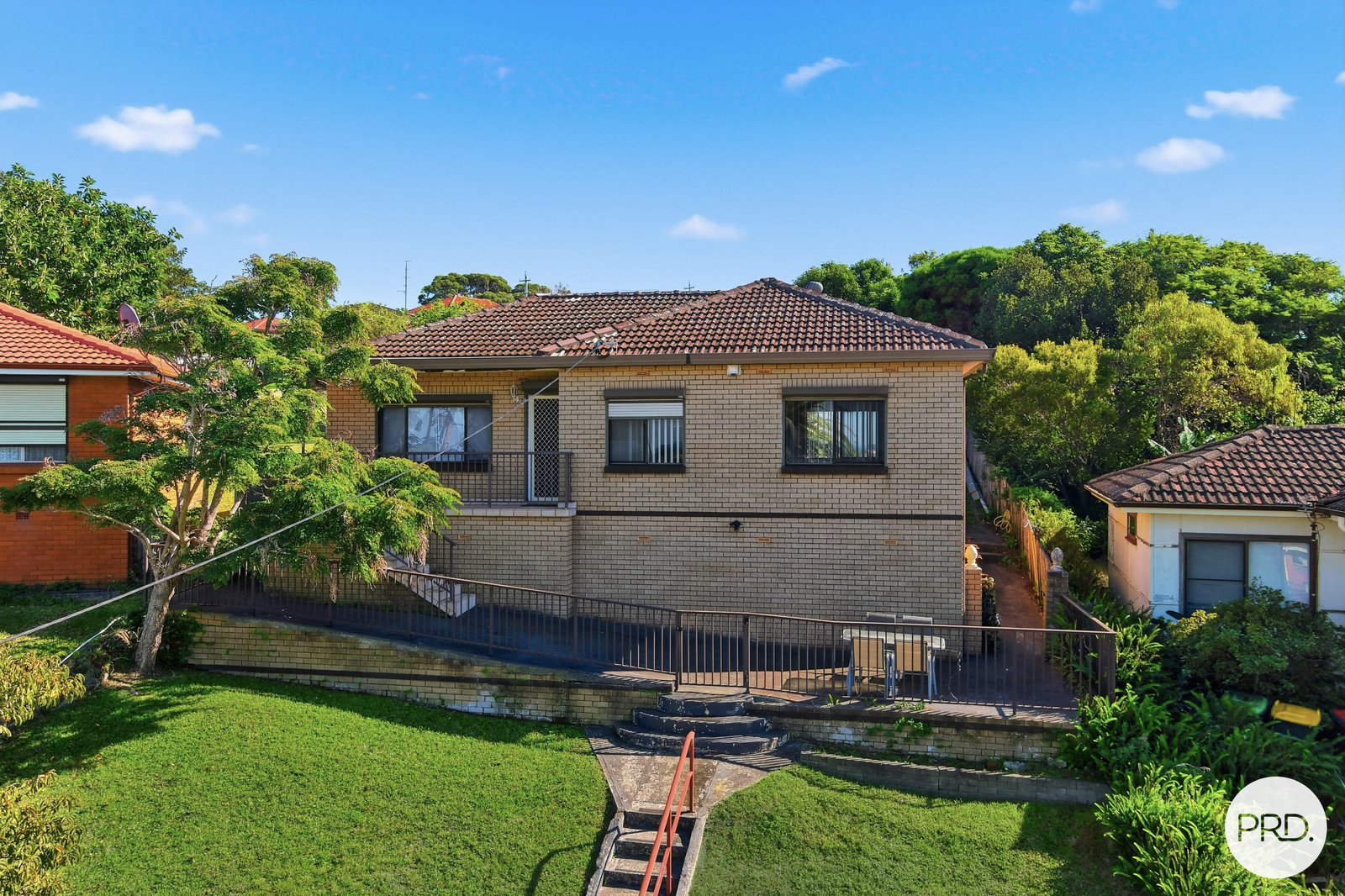 20 Karrabah Crescent LAKE HEIGHTS 1