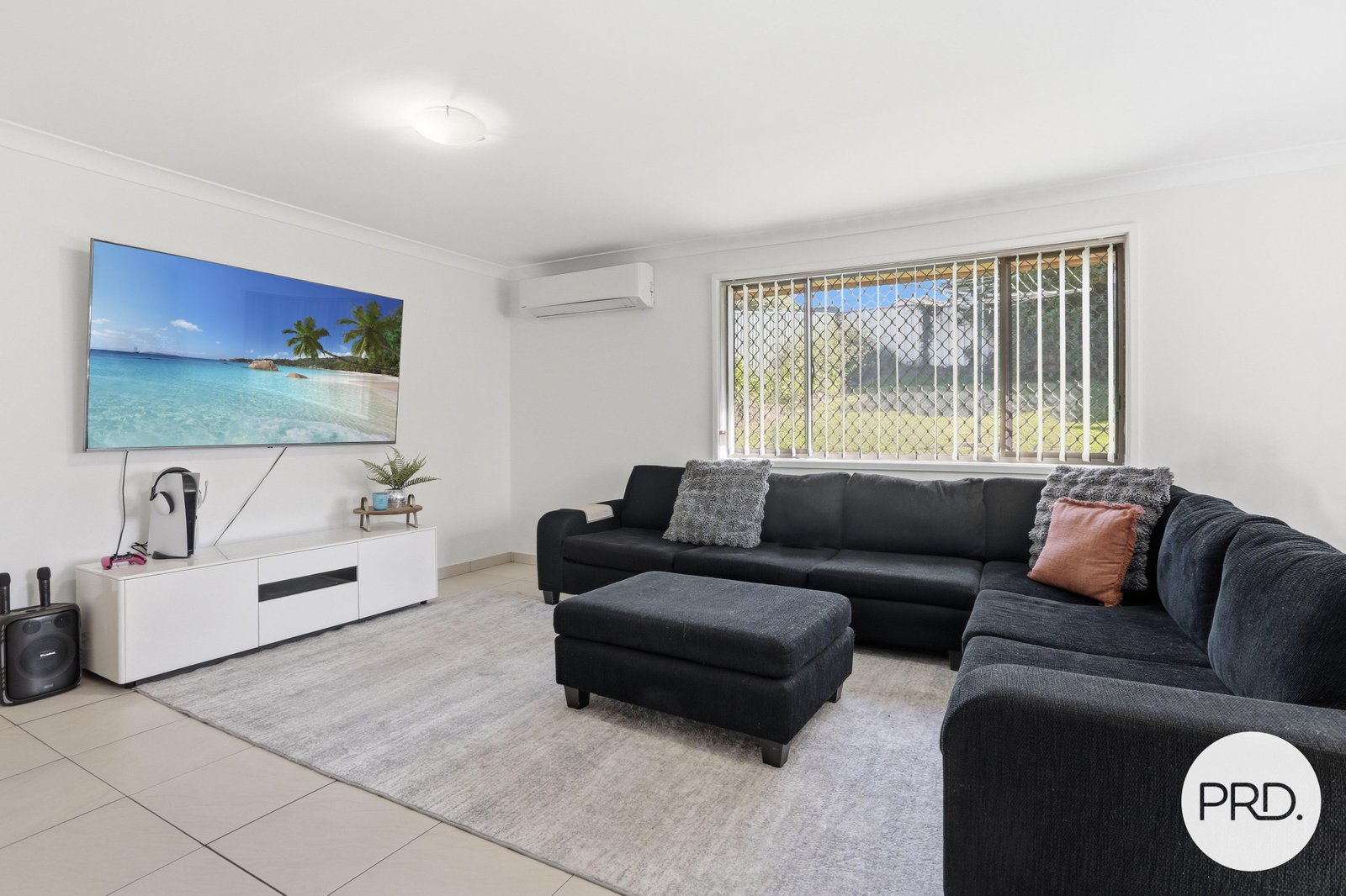 20 Karrabah Crescent LAKE HEIGHTS 3