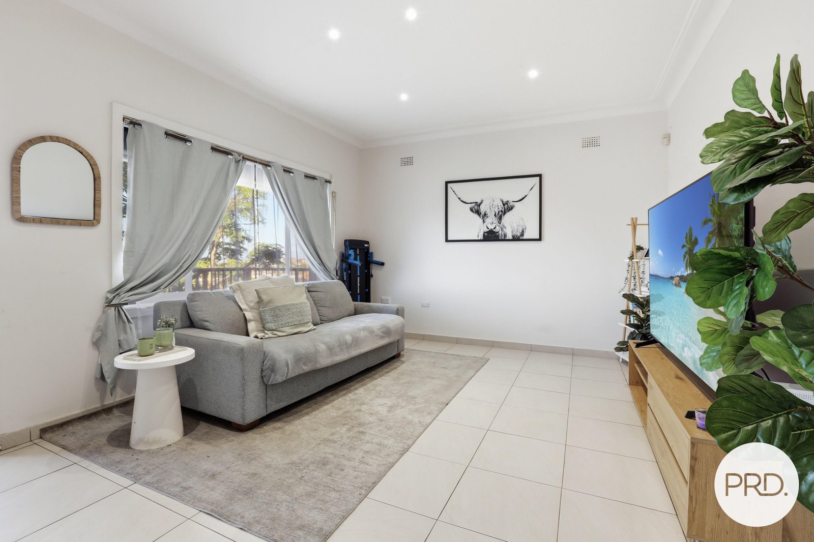 20 Karrabah Crescent LAKE HEIGHTS 6