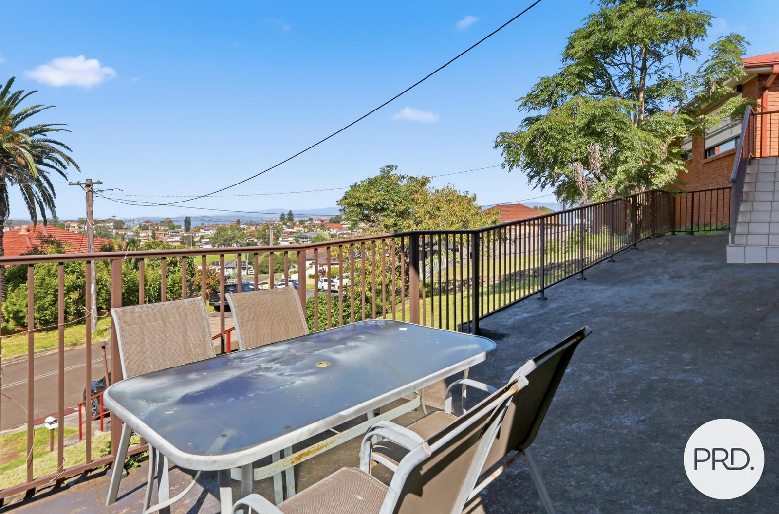 20 Karrabah Crescent LAKE HEIGHTS 9