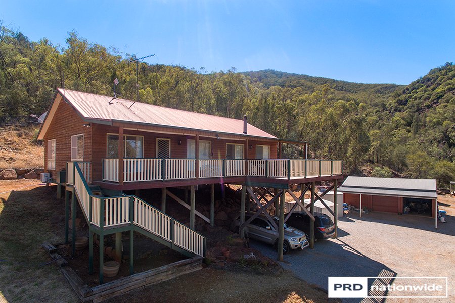 20 Katrina Court TAMWORTH 24