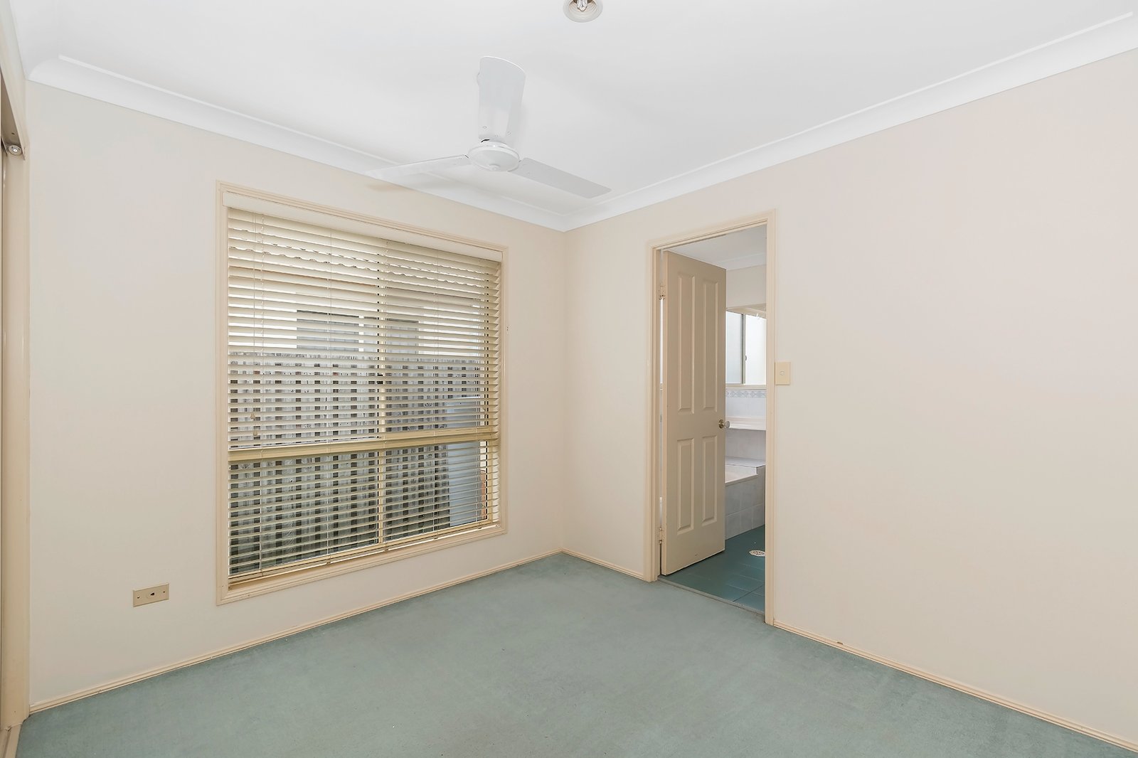 20 Kingarry Circuit ROBINA 11