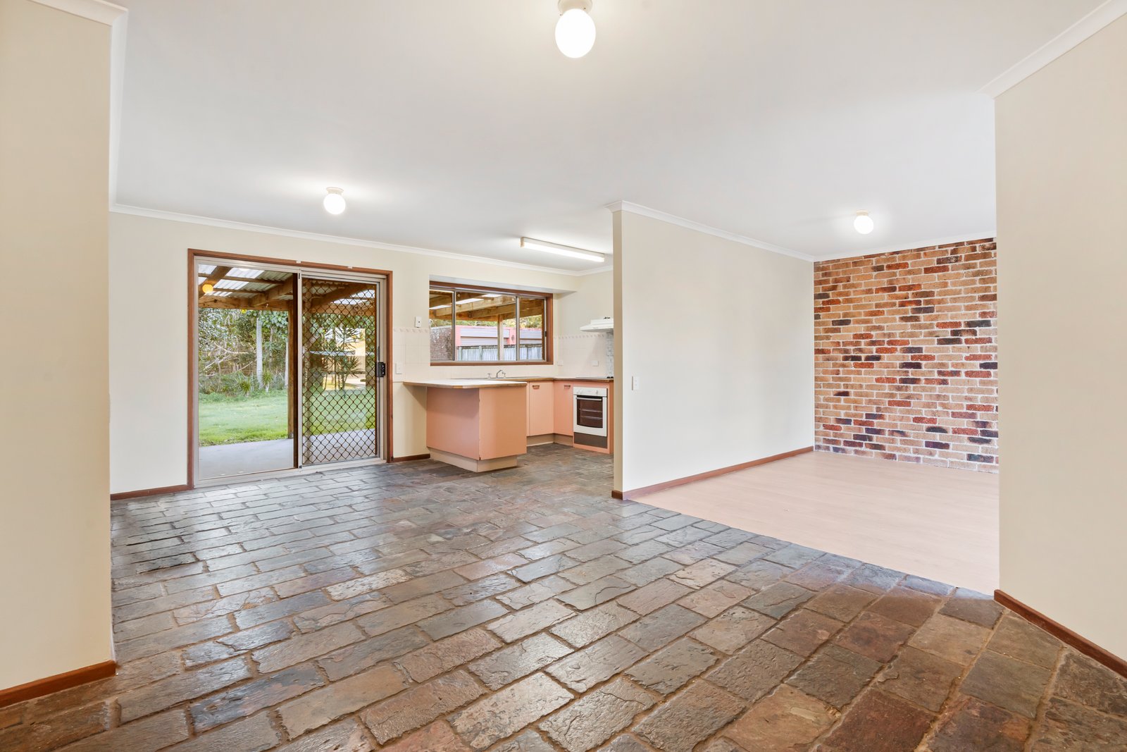 20 Kurrajong Avenue BOGANGAR 2