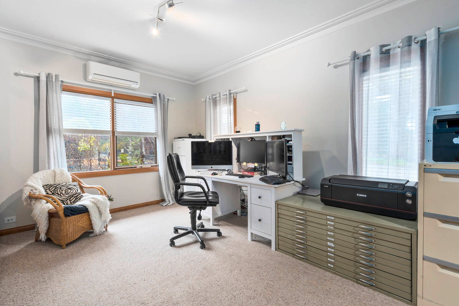 Real Estate and Property in 20 Ladye Place, Woodend, VIC