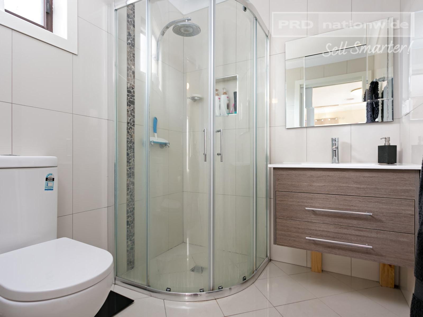 20 Lansdowne Avenue LAKE ALBERT 7