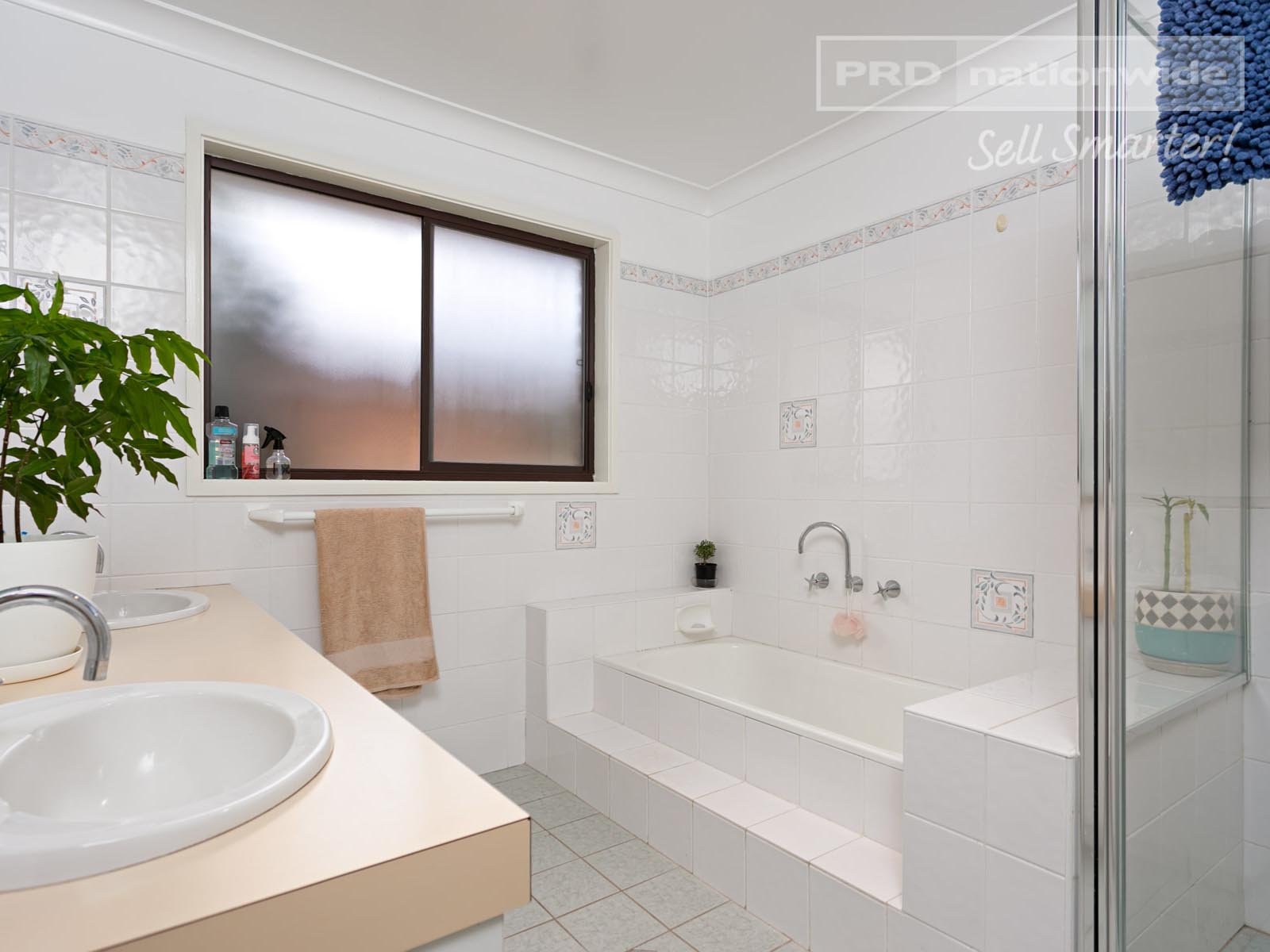 20 Lansdowne Avenue LAKE ALBERT 8