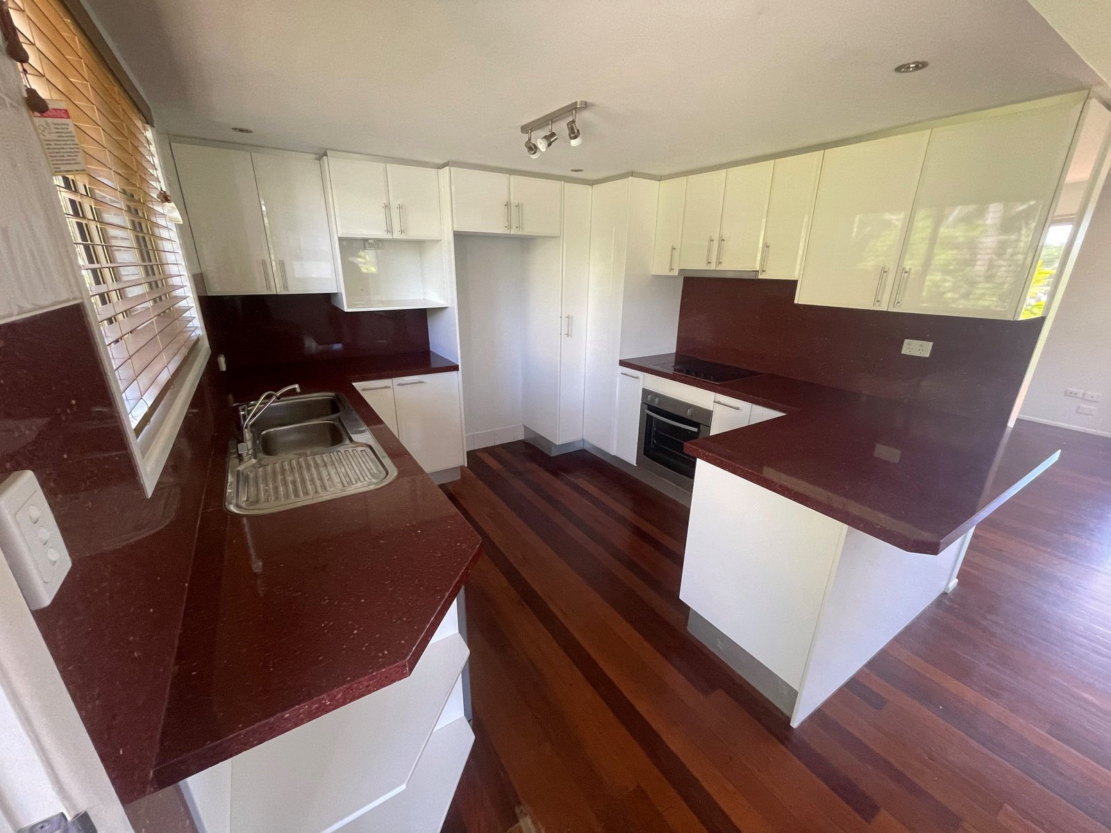 20 Latrobe Street TANNUM SANDS 5