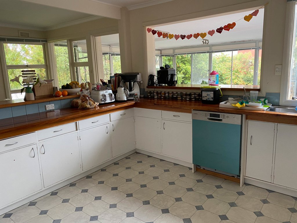 20 Lauramont Avenue SANDY BAY 4