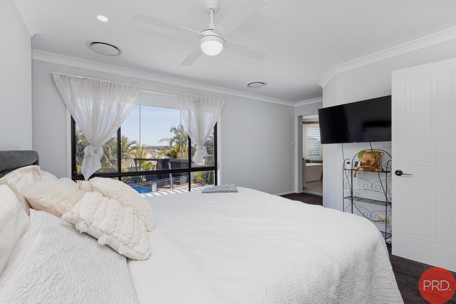 20 Laurina Avenue THORNTON 19