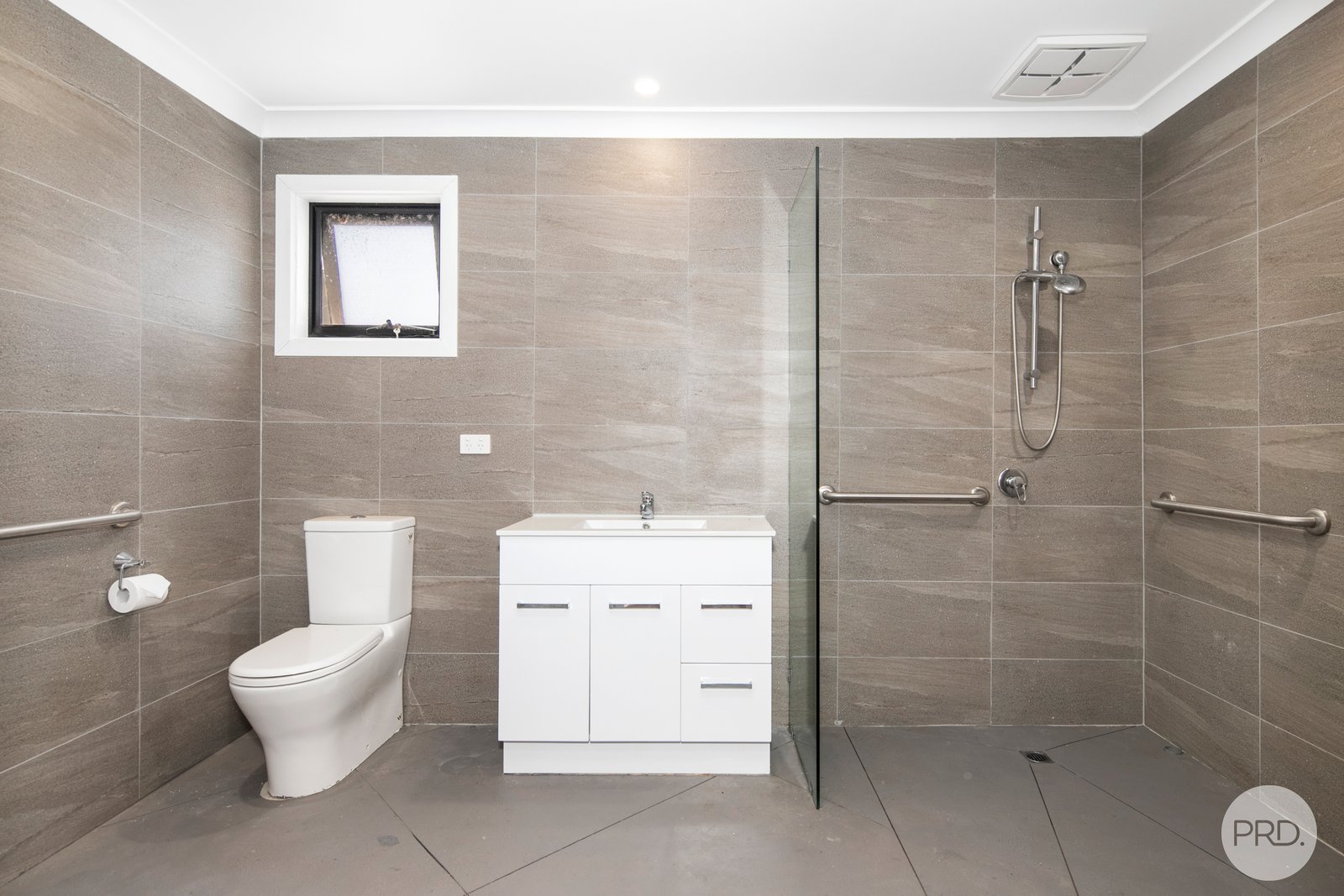 20 Lay Court BALLAN 8