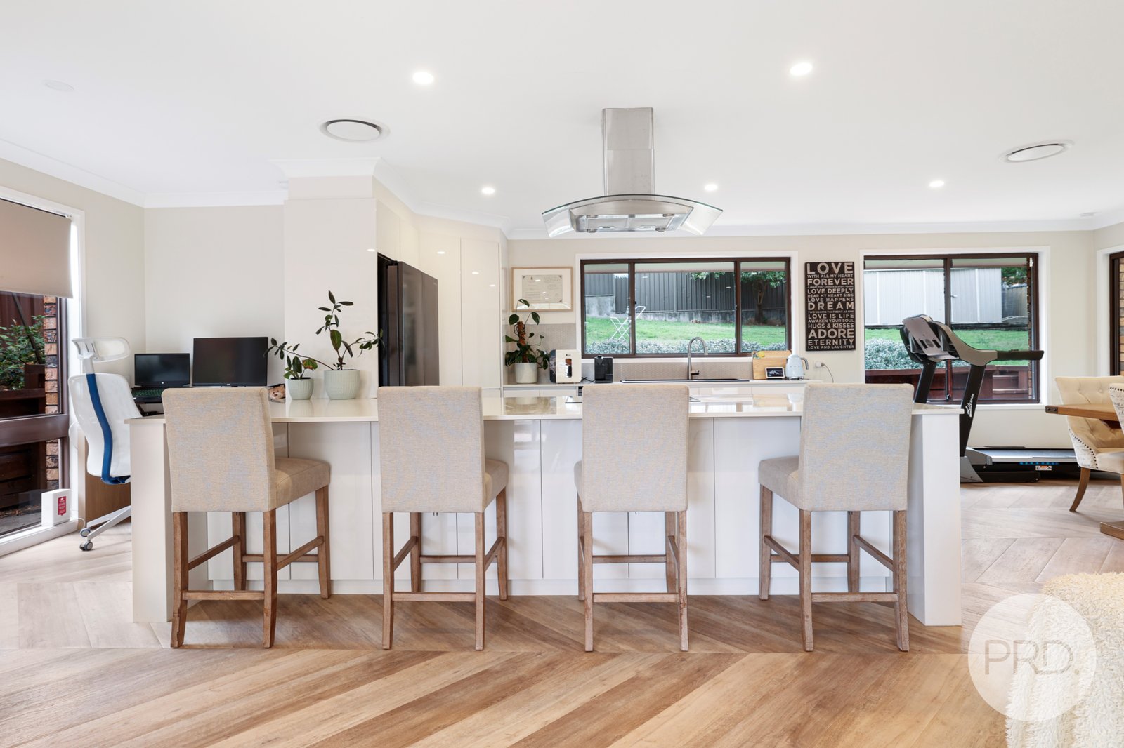 20 Lemon Gums Drive TAMWORTH 3