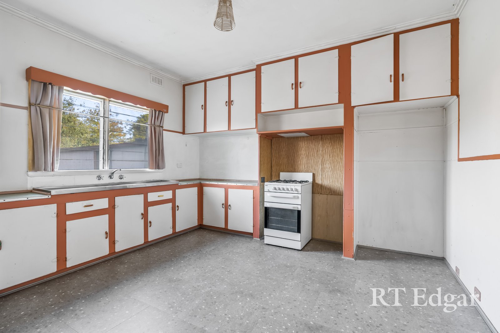 Real Estate and Property in 20 Leonard Street, Preston, VIC