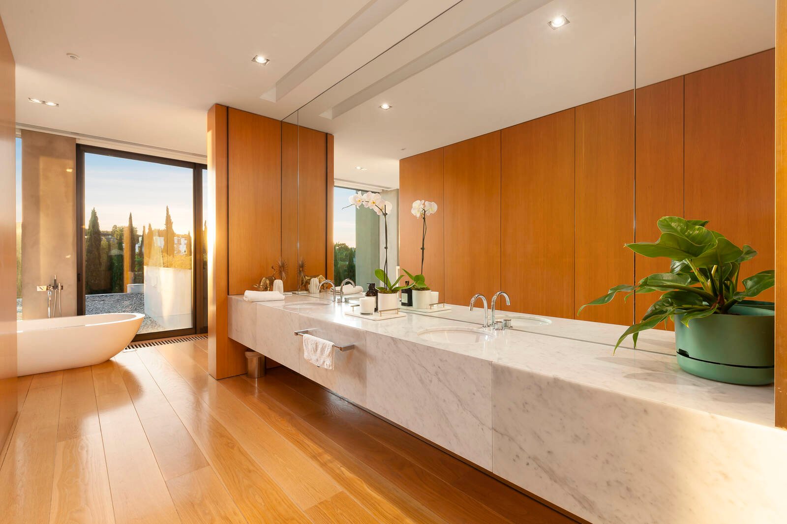 Real Estate and Property in 20 Linlithgow Road, Toorak, VIC