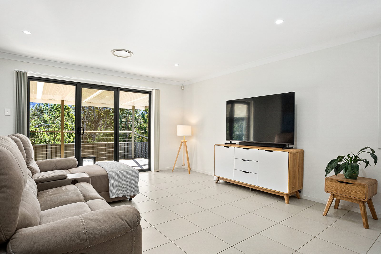 20 Mallon Avenue HORSLEY 3