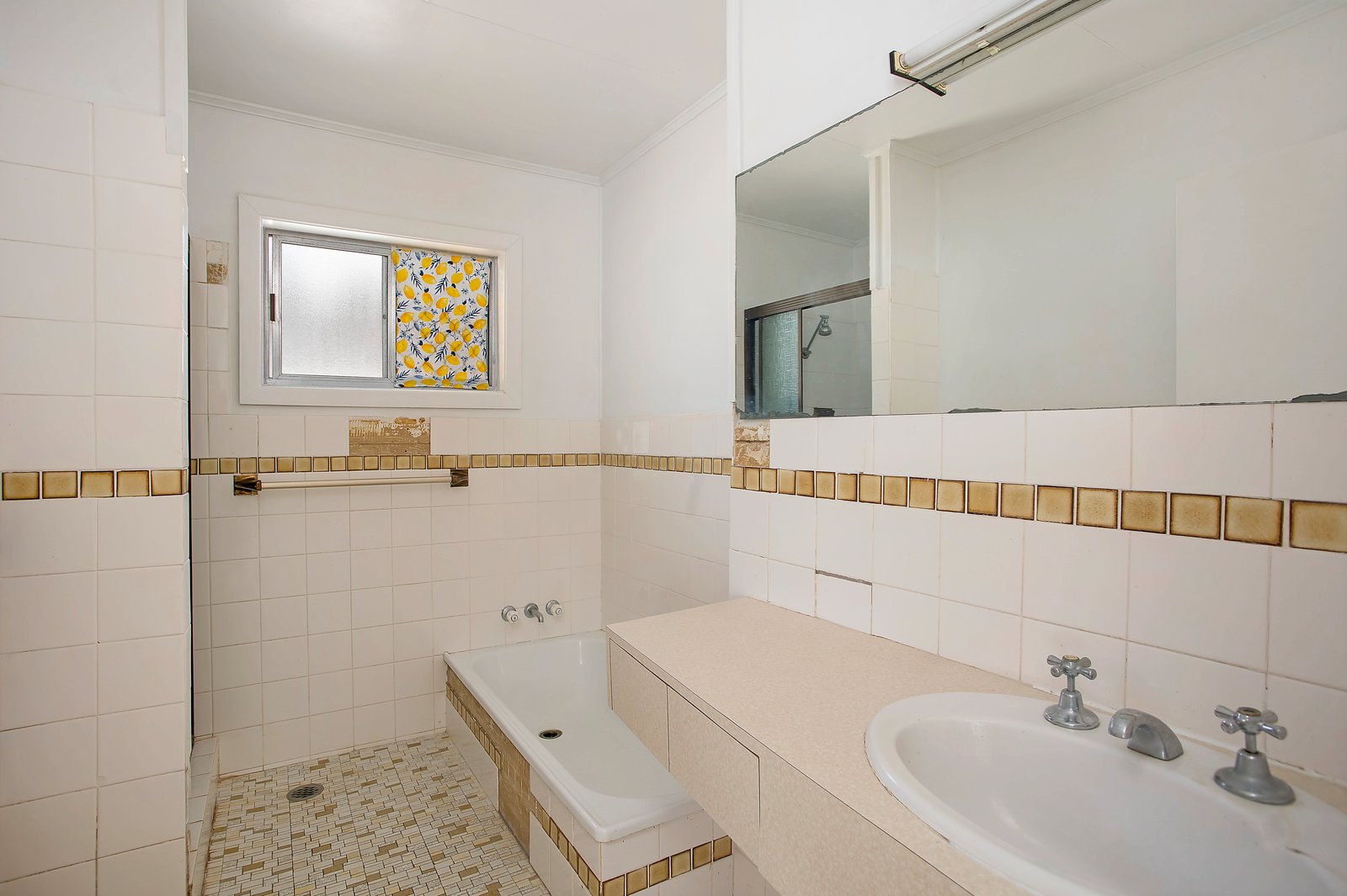 20 Maud Street TUGUN 10