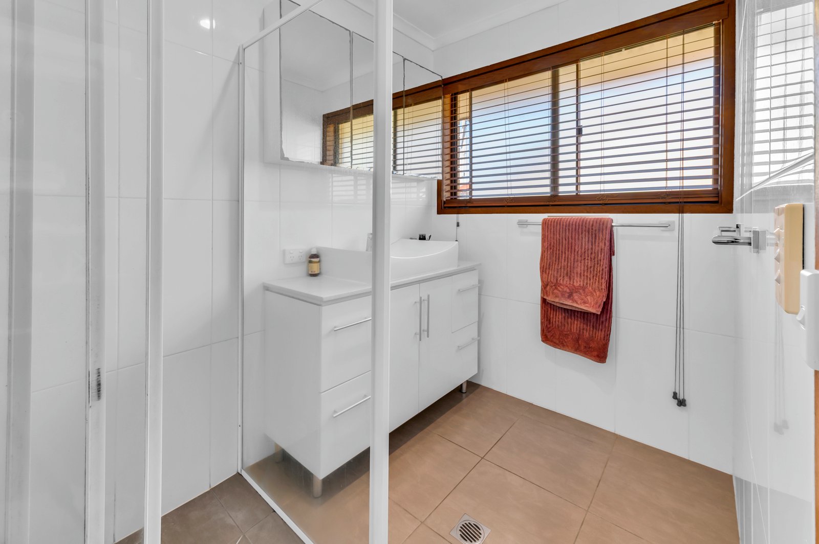 20 McCowan Street ASHMORE 14