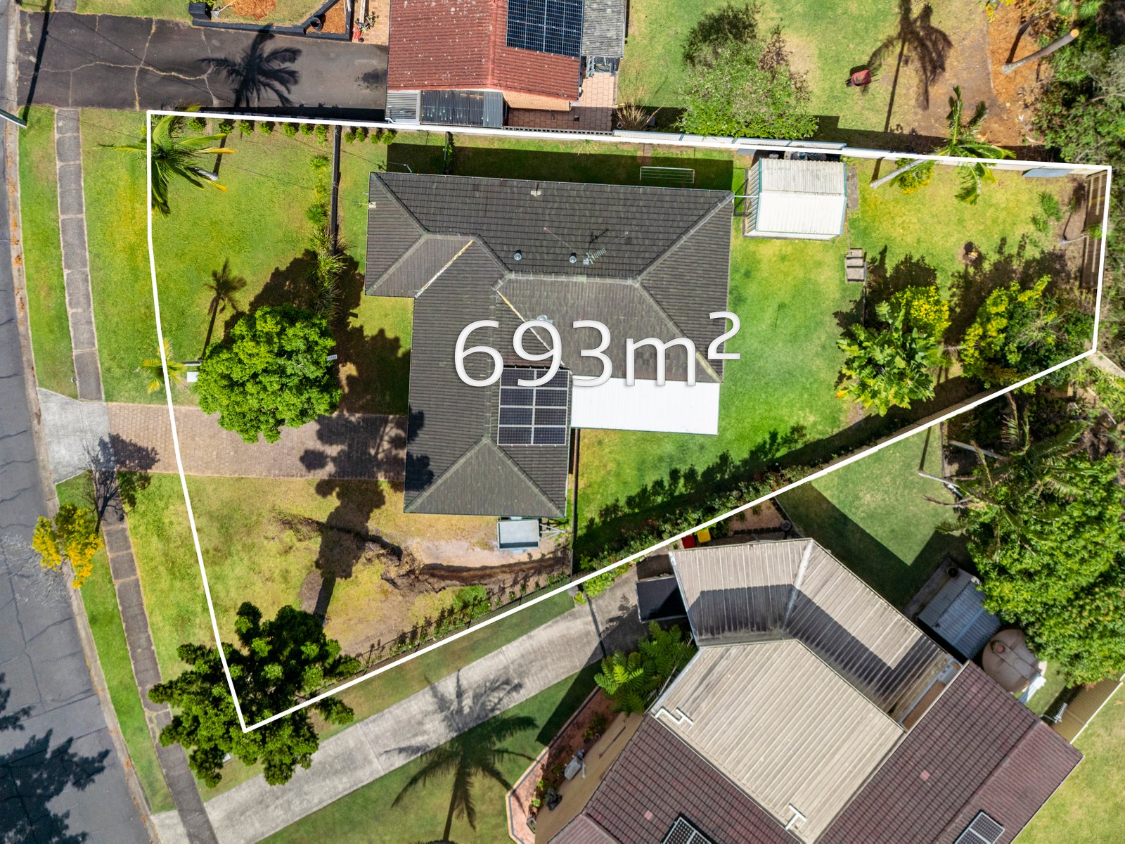 20 McCowan Street ASHMORE 18