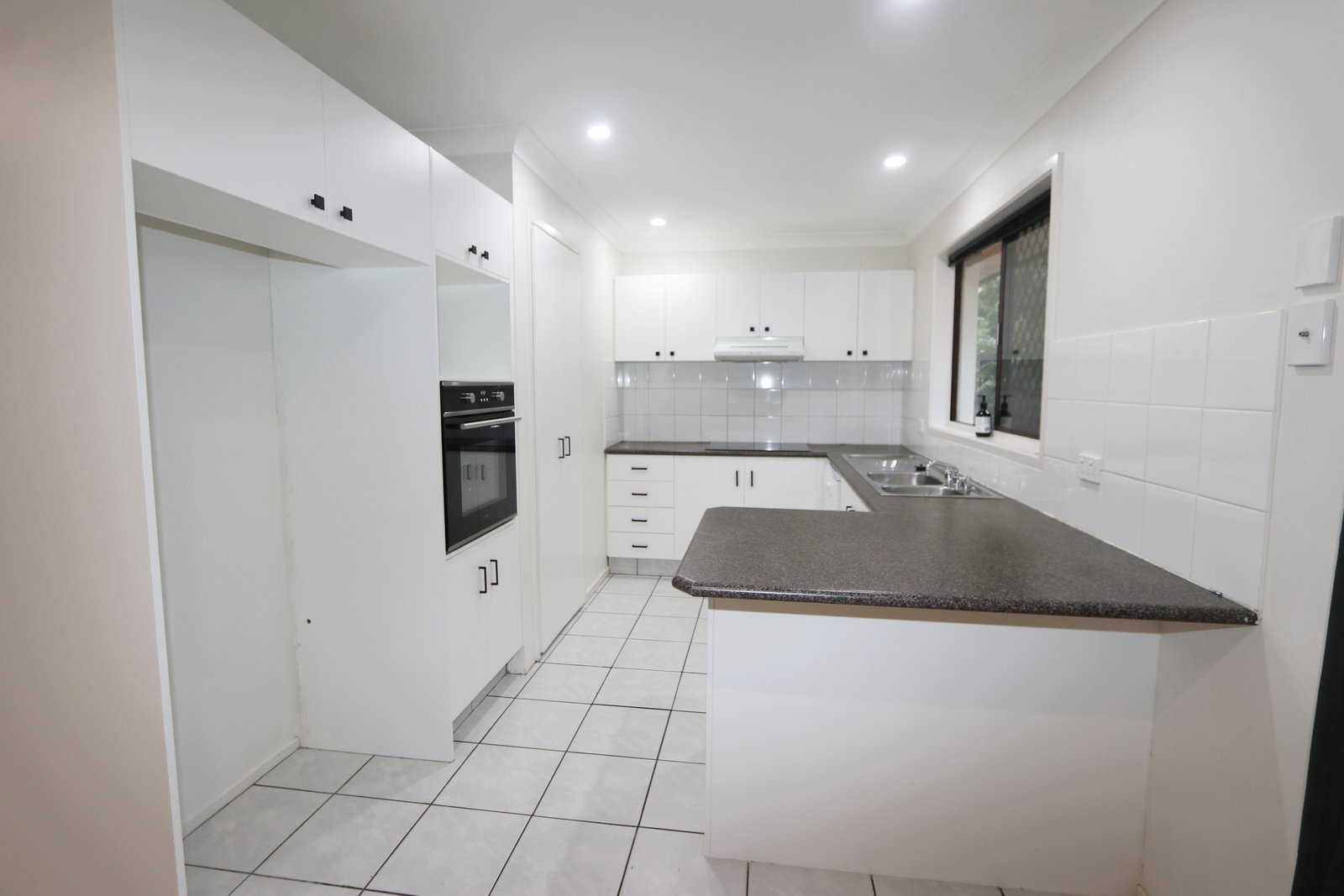 20 Milparinka Terrace ASHMORE 5