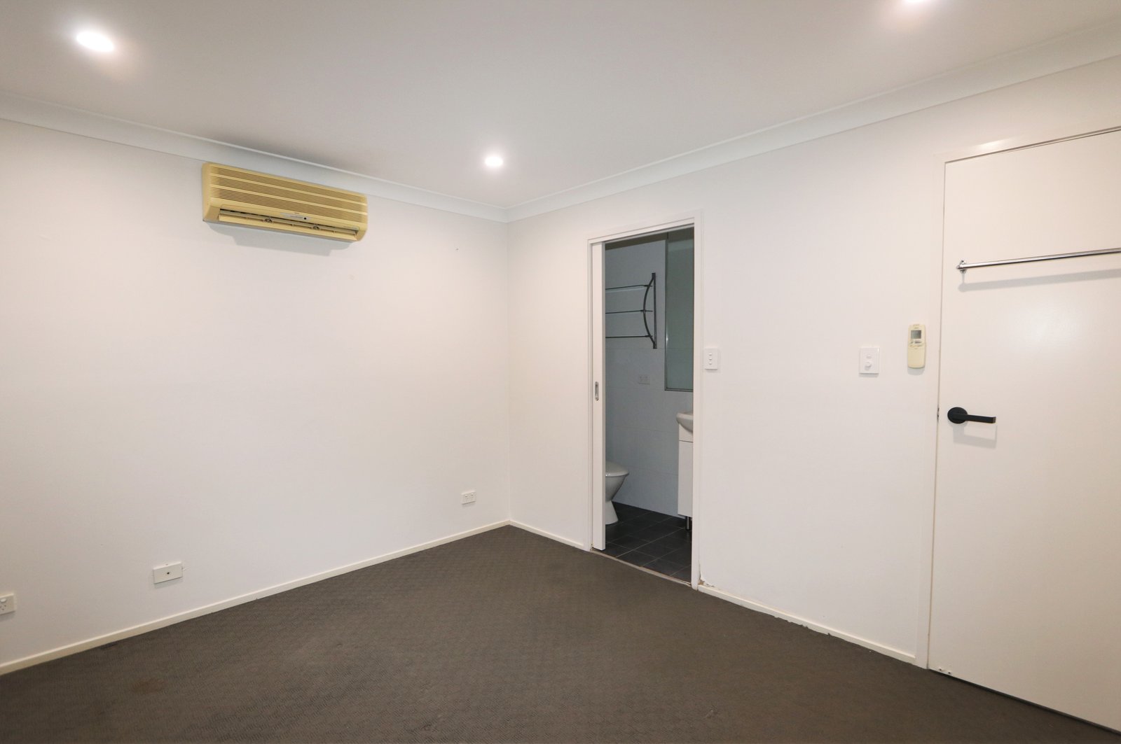 20 Milparinka Terrace ASHMORE 7