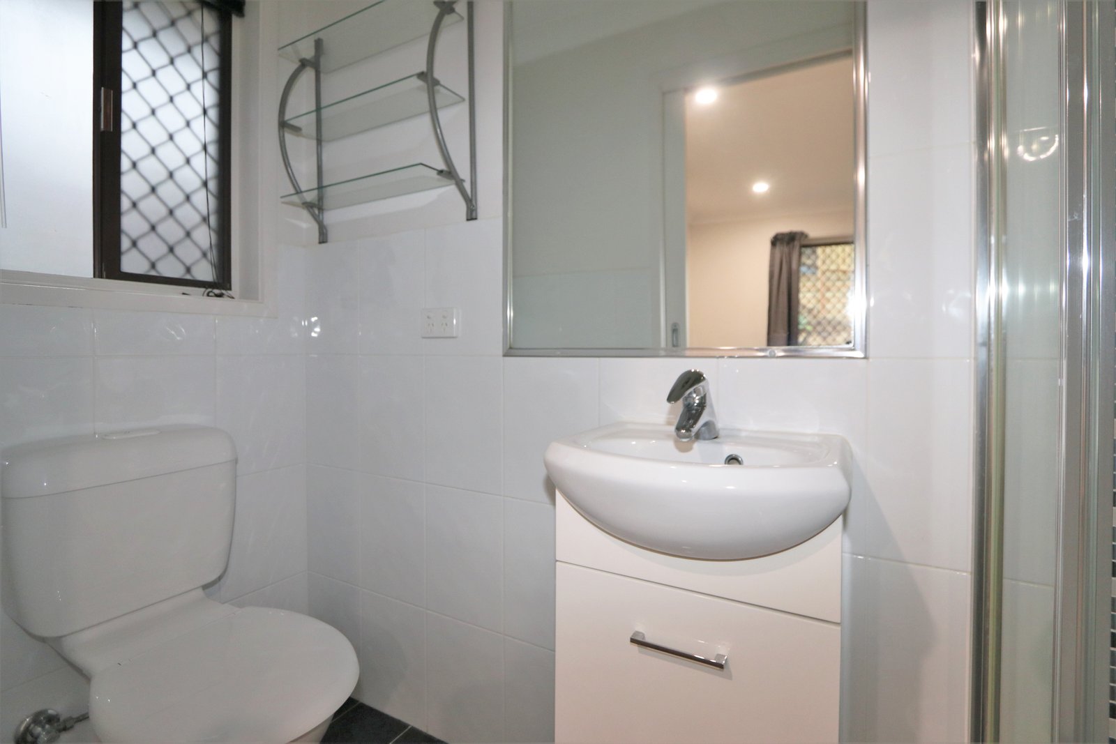 20 Milparinka Terrace ASHMORE 8