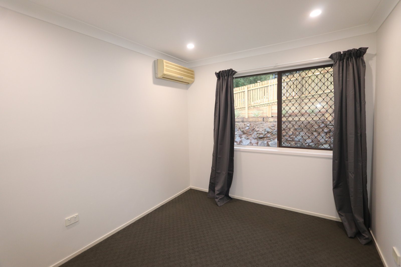20 Milparinka Terrace ASHMORE 9