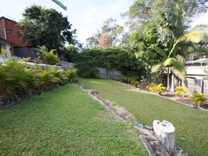 20 Milparinka Terrace ASHMORE 13