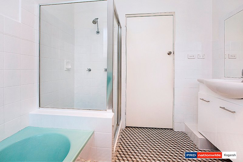 20 Moorefield Avenue KOGARAH 6