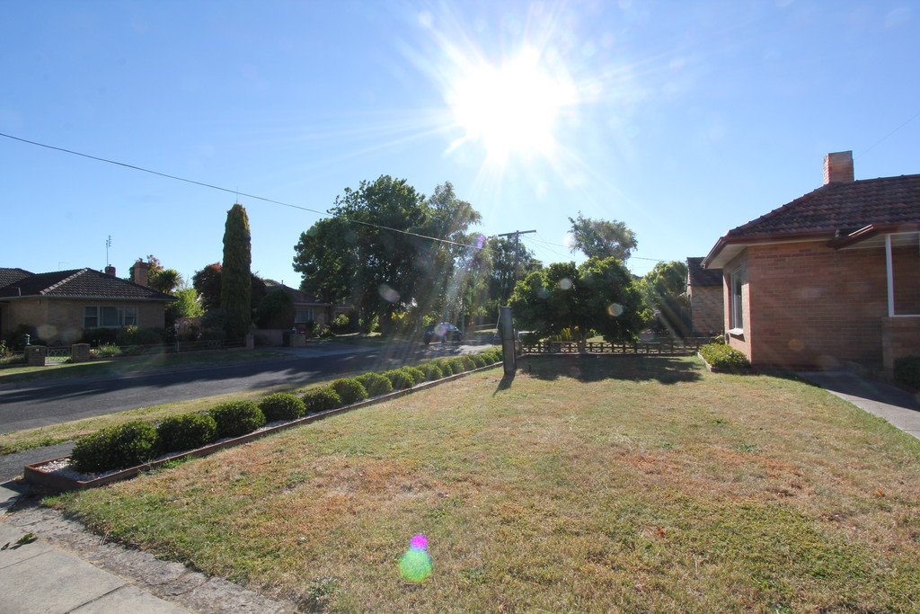 20 Muir Crescent NEWINGTON 18