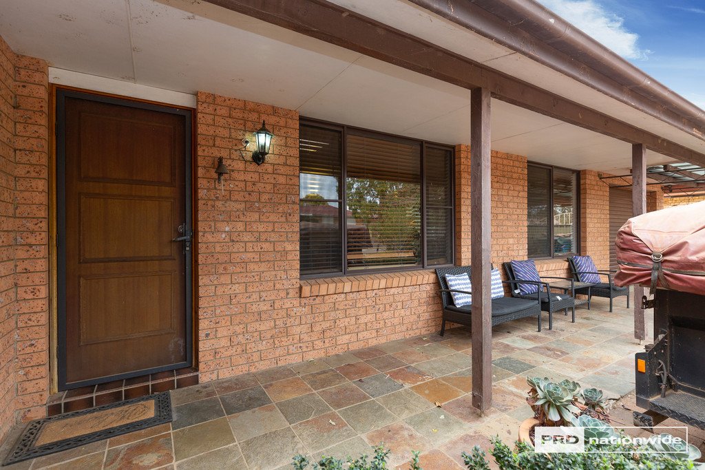 20 Mullumbimby Close TAMWORTH 2