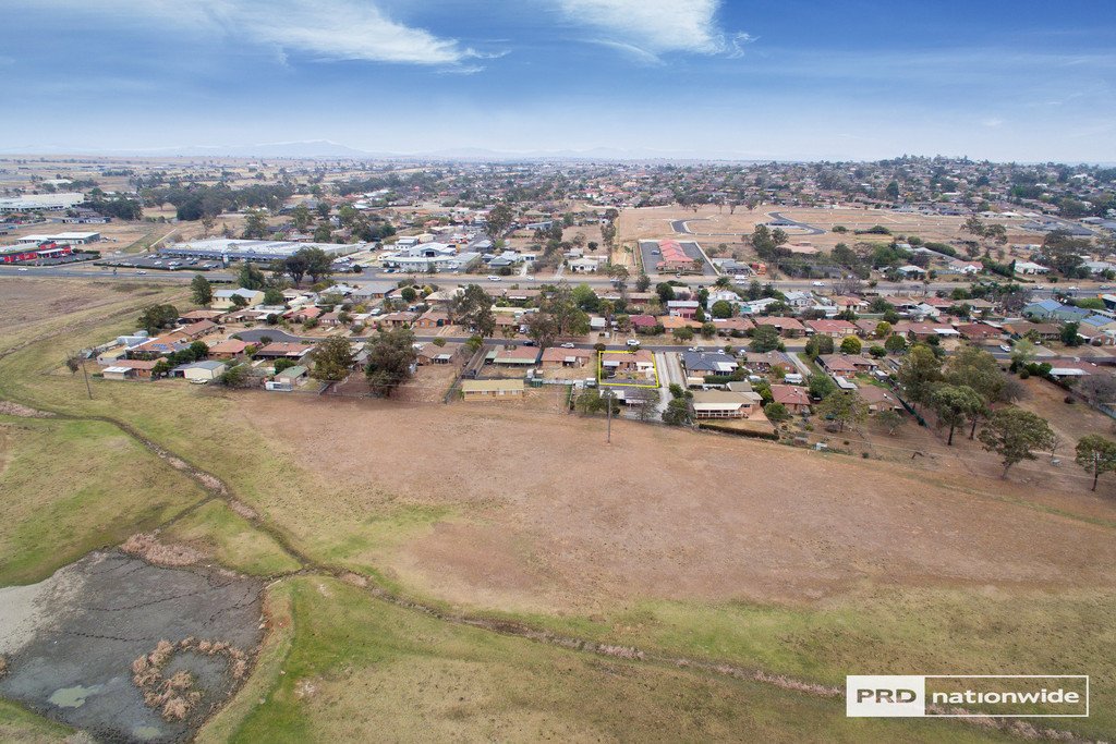 20 Mullumbimby Close TAMWORTH 24
