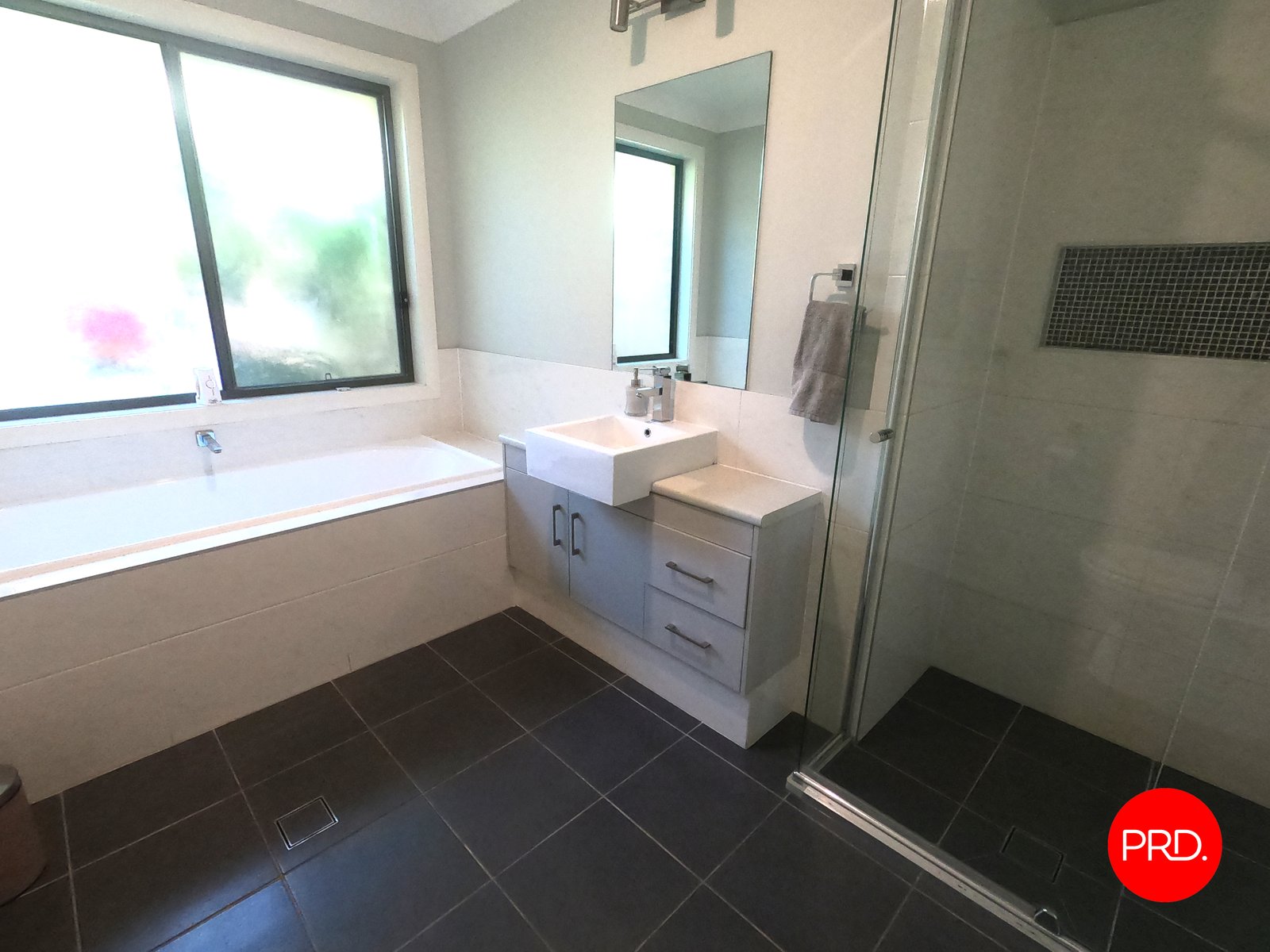 20 Newton Road GLENFIELD 10