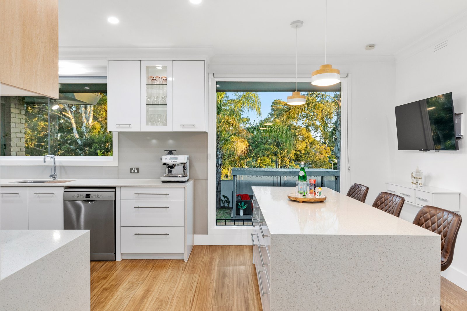 Real Estate and Property in 20 Owens Street, Doncaster East, VIC