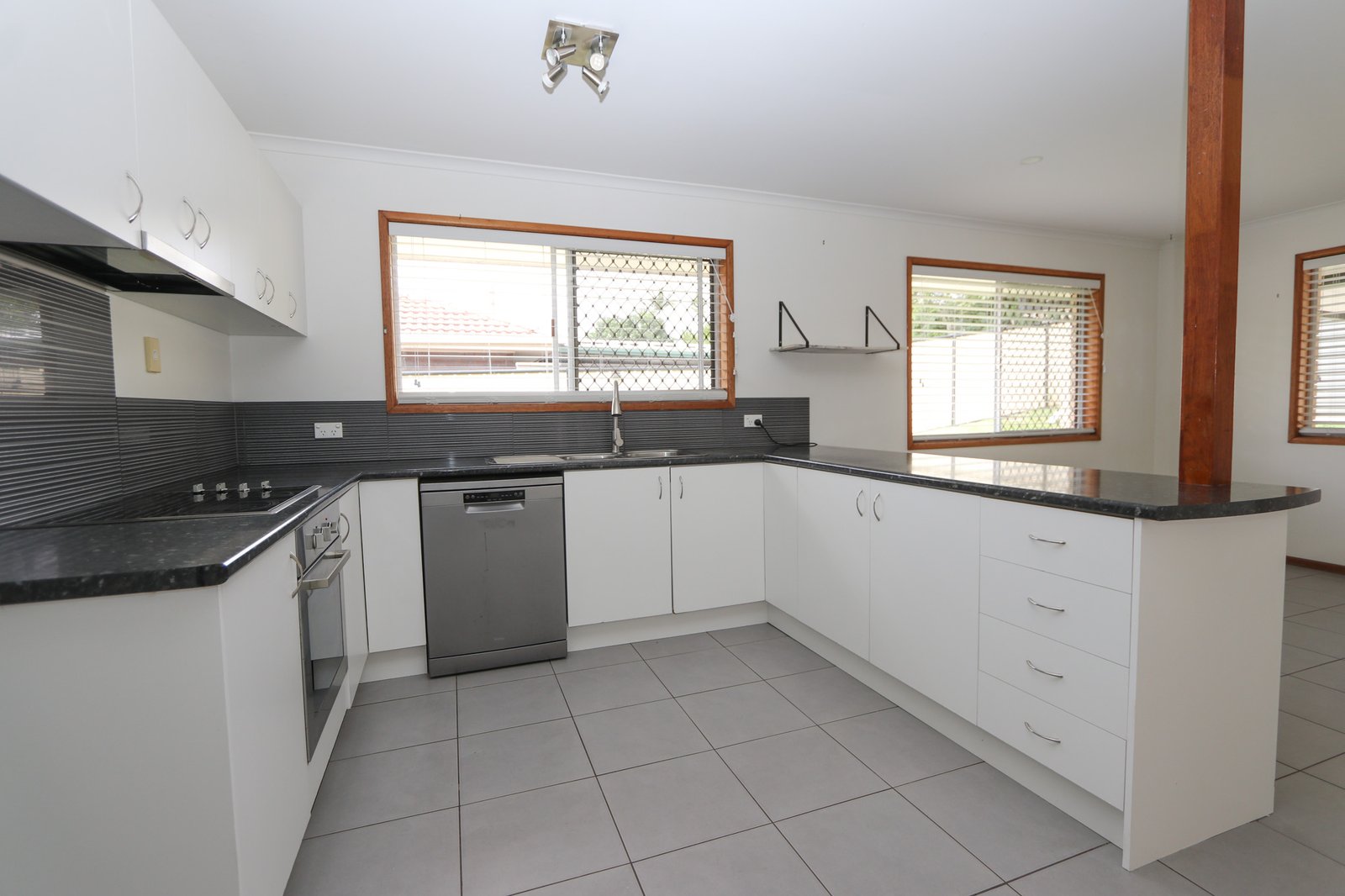 20 Patura Drive ASHMORE 3