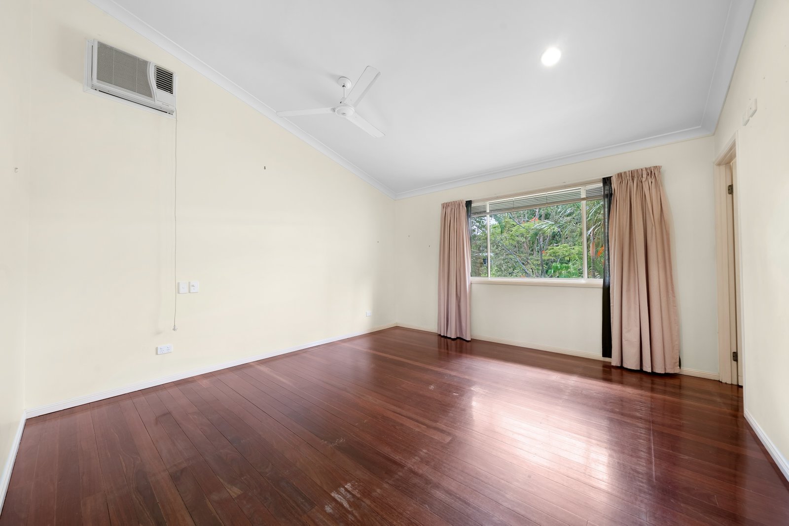 20 Pear Street REDLAND BAY 7