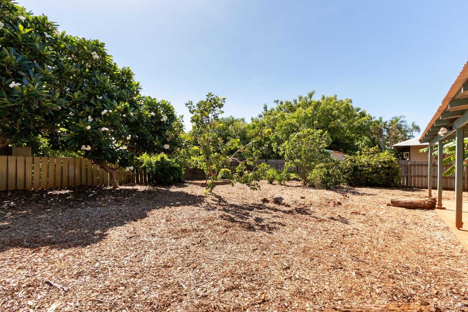 20 Reid Road CABLE BEACH 25