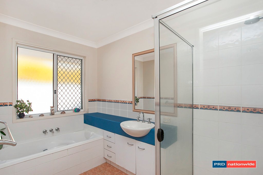 20 Seville Circuit BURLEIGH WATERS 6