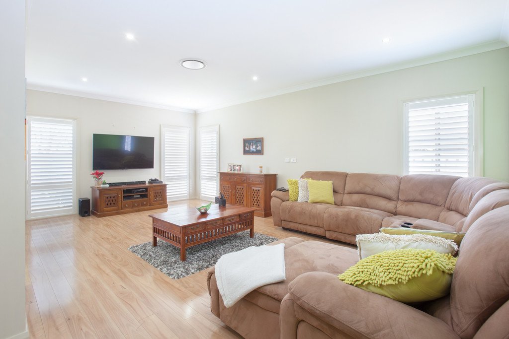20 Stayard Drive LARGS 18