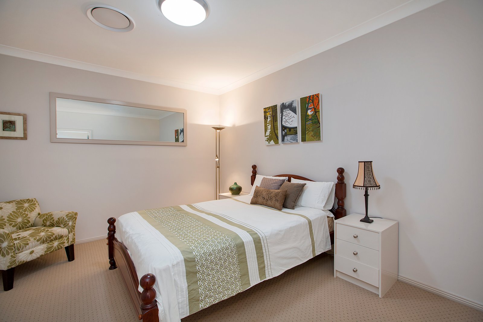 20 The Grange TAMWORTH 14