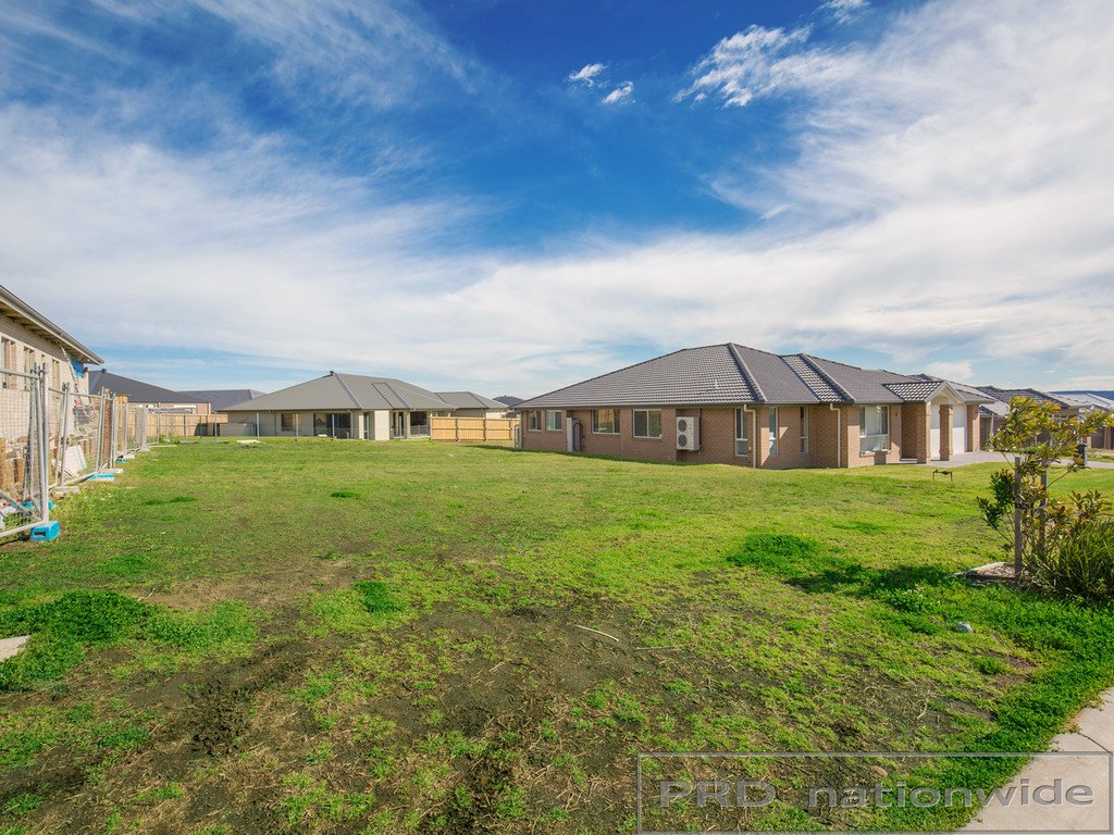 20 Threadtail Street CHISHOLM 2