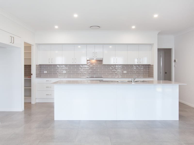20 Threadtail Street CHISHOLM 2
