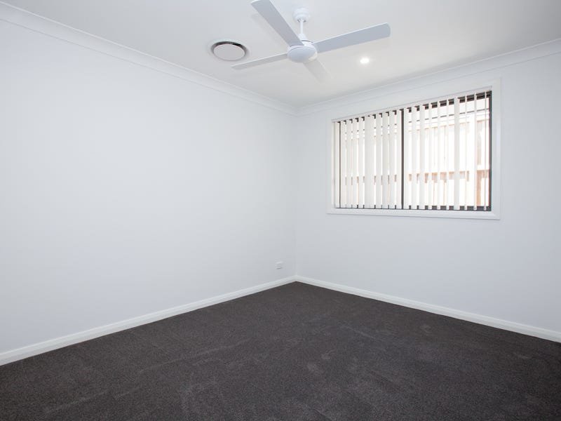 20 Threadtail Street CHISHOLM 14